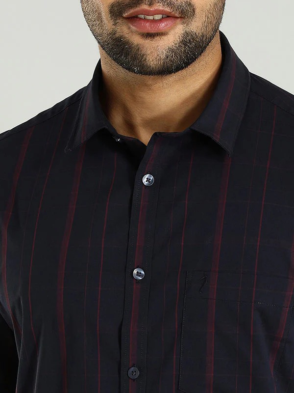 Indian Terrain Men's Regular Fit Half Sleeve Checkered Navy Shirt